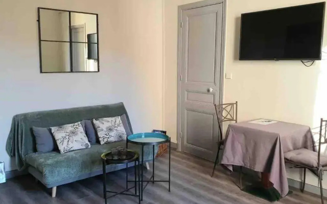 Charming Studio Overlooking a Beautiful Garden (Adults Only)