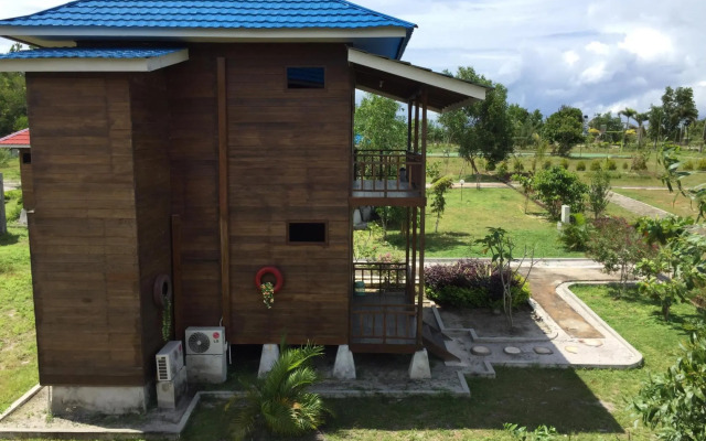 Pelangi Lake Resort and Hotel Belitung