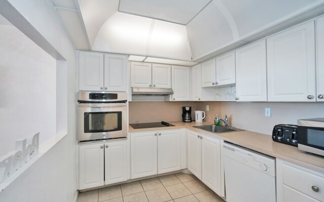 Destination Stays-Ocean View Condo Miami