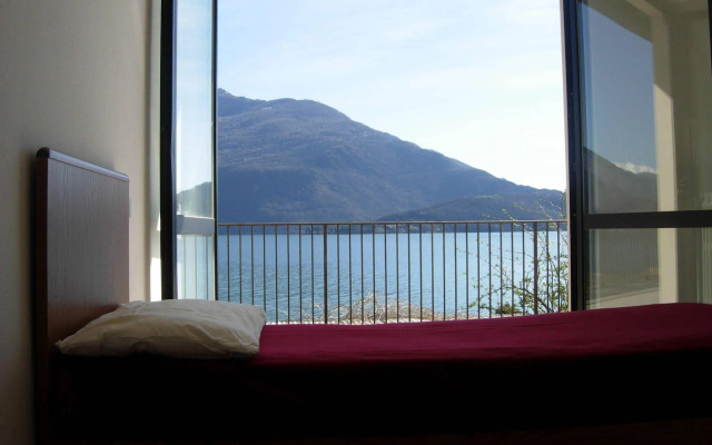 Lake Como Beach Hostel