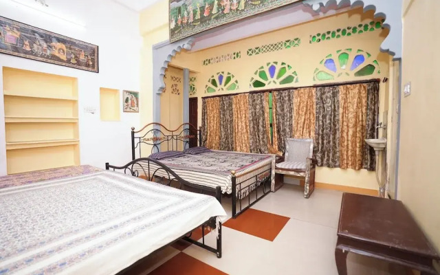 Nukkad Guest House Near City Palace Udaipur