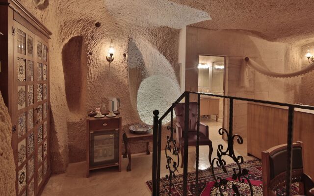 Elit Cave Suites