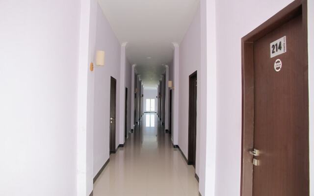 OYO 1138 Purple Hotel