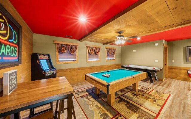 Splash Mansion - Four Bedroom Chalet