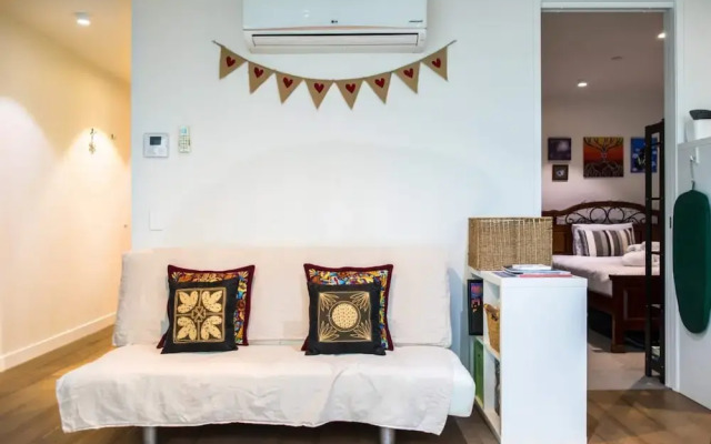 Eclectic 1 Bedroom South Yarra Hideaway