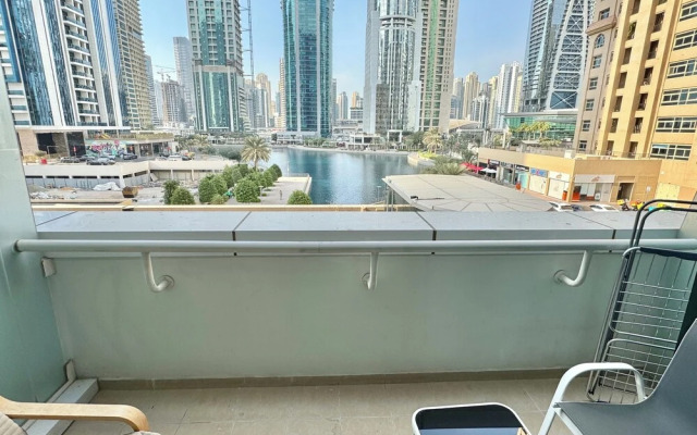 Cosmos Living 1 BR Suite Near Dubai Mari