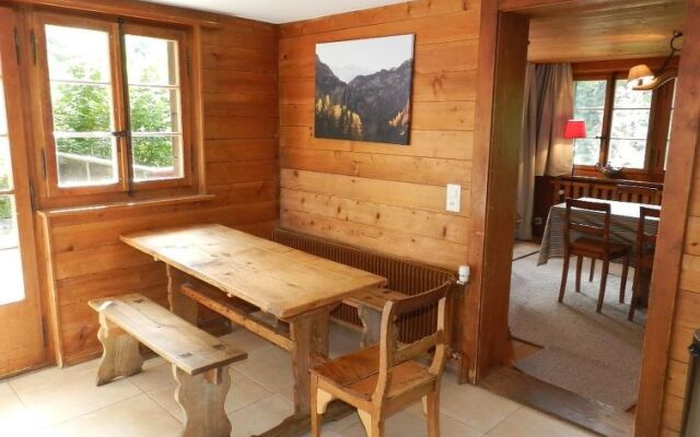 Tree-Tops, Chalet
