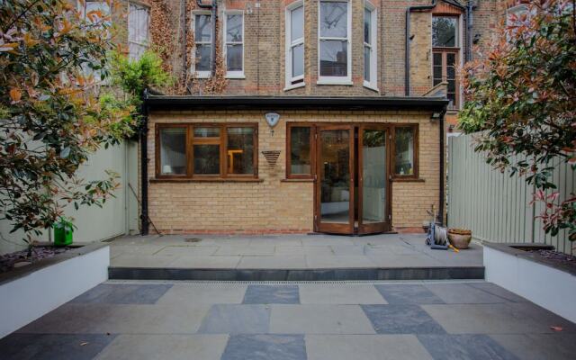 Garden Flat In Shepherds Bush