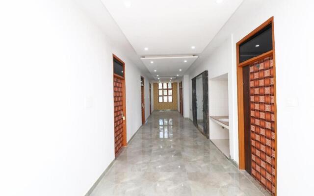 Fabhotel Kriti Green