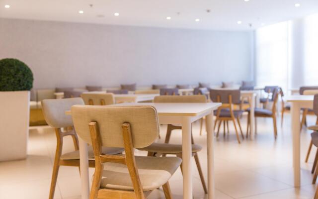 Ji Hotel Yining Shanghai City