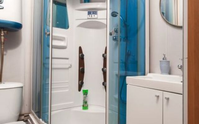 Kakadu on st. Pulkovskaya, d. 6, k. 2