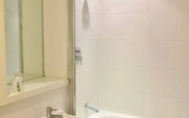 Modern 1 Bedroom Flat in Canary Wharf