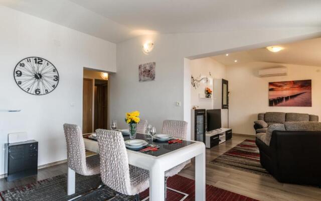 La Bodega Apartments