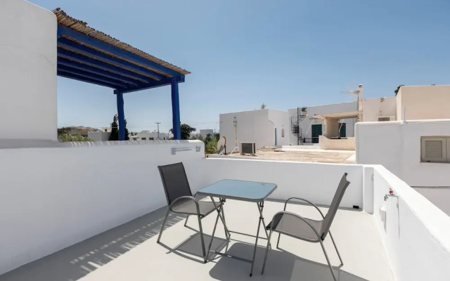 M&M Paros Studio