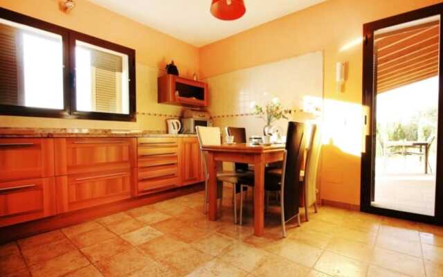 102947 -  Villa in Llucmajor