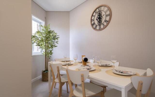 Deluxe Bright Flat with Netflix by Host Wise