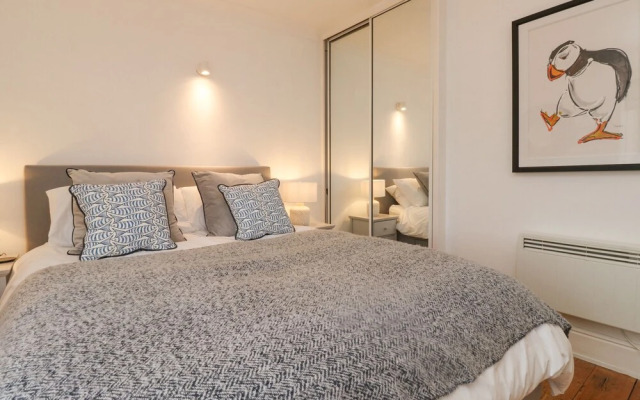6 Hillside Terrace