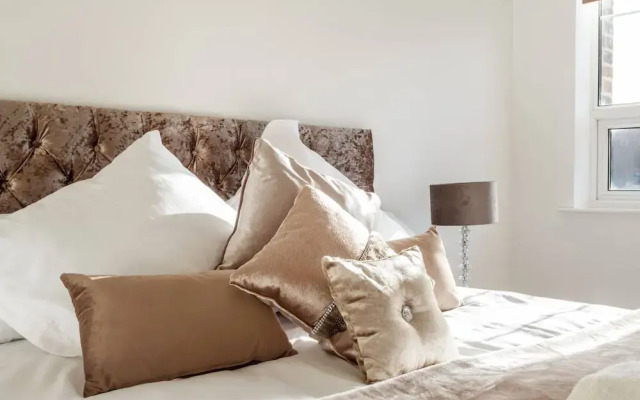 Modern Apartment - mins to Marina/Stadium/City Center
