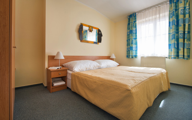 EA Hotel Tosca