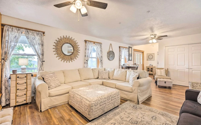 'hilltop Hideaway' Branson Home w/ Trampoline!