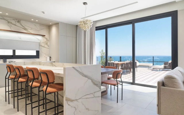 LIV Mackenzie Beach Suites