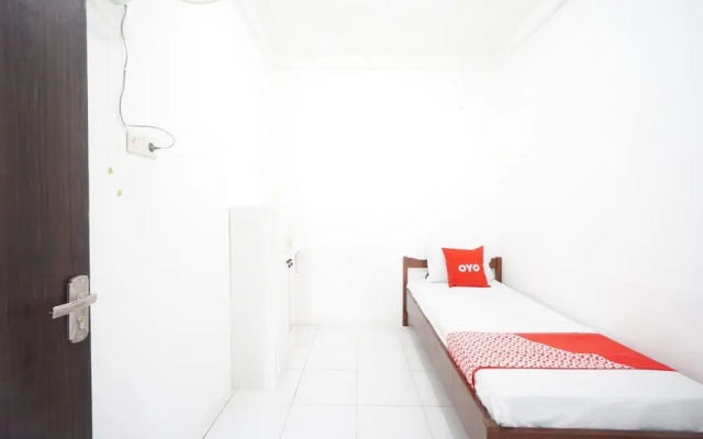 OYO 93682 Blessing's Kediri Homestay Syariah