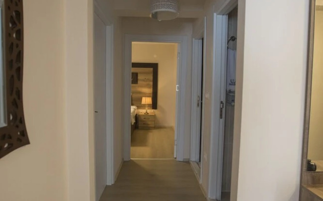 Black Rose Apartment