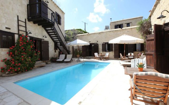 Leonidas Village Houses