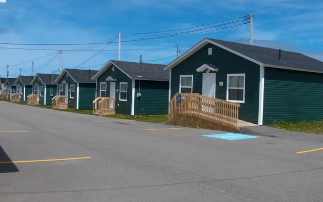 Shallow Bay Motel & Cabins