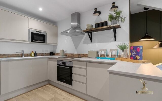 Luxe Courtyard Apt - Exeter City Centre