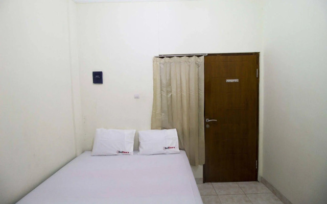 RedDoorz near Pulogadung