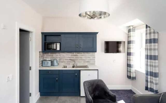 Bridge Inn Studio Apartments