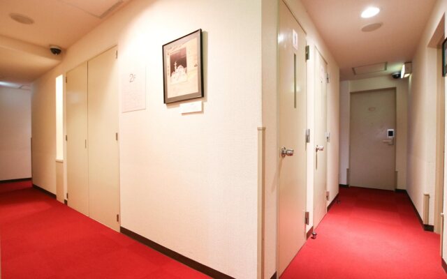 Sakura Hotel Jimbocho - Hostel