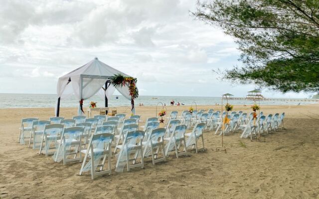La Ensenada Beach Resort - All Inclusive