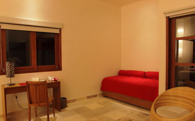 Rouge Bali - Lounge Bar, Villas & Spa