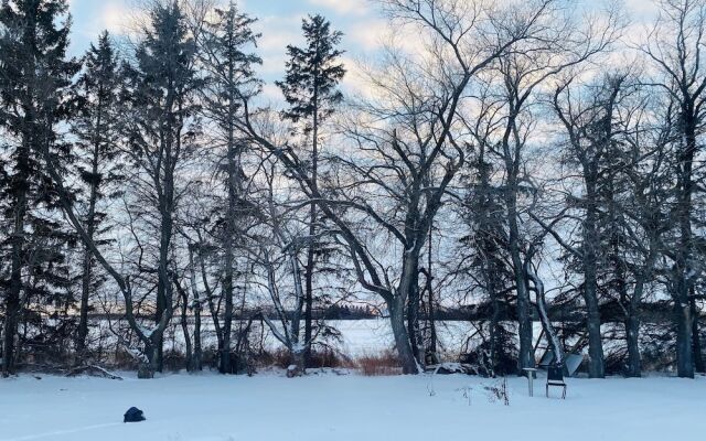 Theodore Motor Hotel