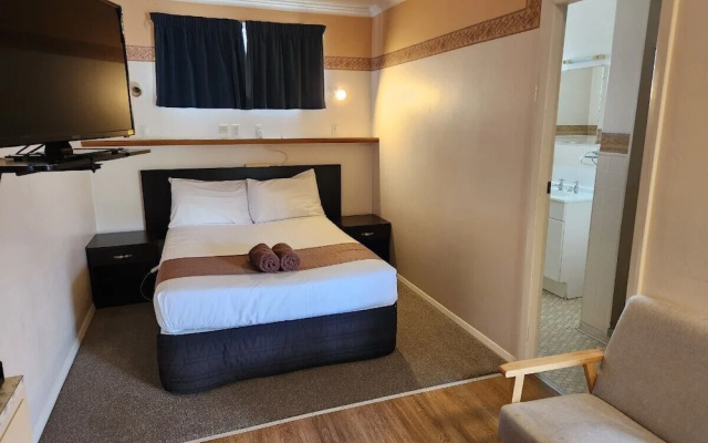 Mayfair Court Motel