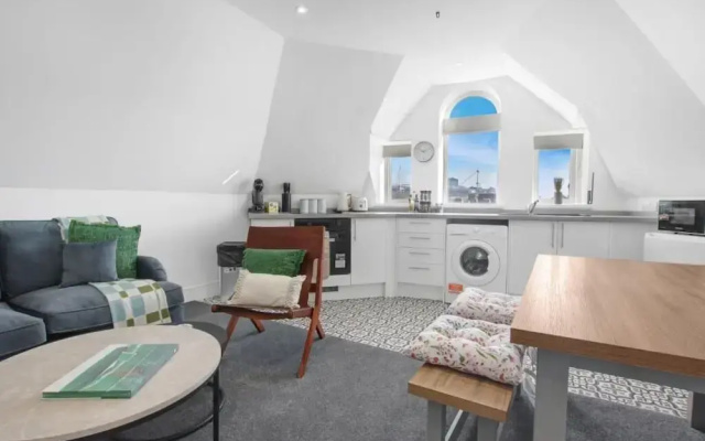 Cardiff City Base Modern 2-bed Apartment