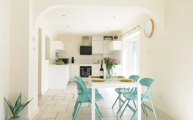 Platinum Apartment Mornington Crescent 9986