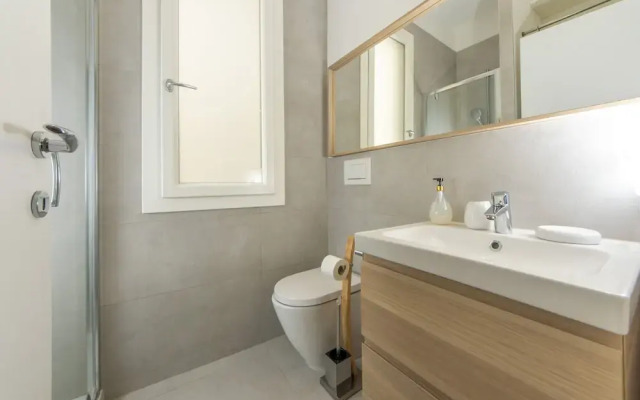 Housmart Fossolo 28 (Limited Hours Front Desk Need To Contact Property In Advance)