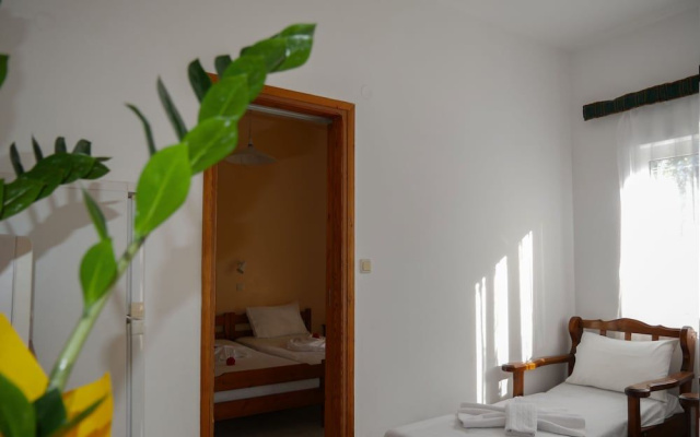 Litinas Apartments With Pool