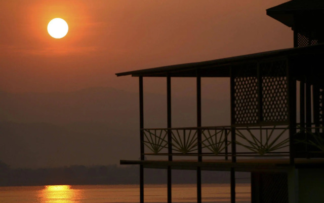 Raya Buri Resort
