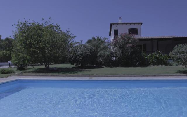 Villa Paolina, private pool, large shady patio, bbq