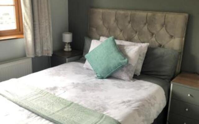 Manor Lodge B&B