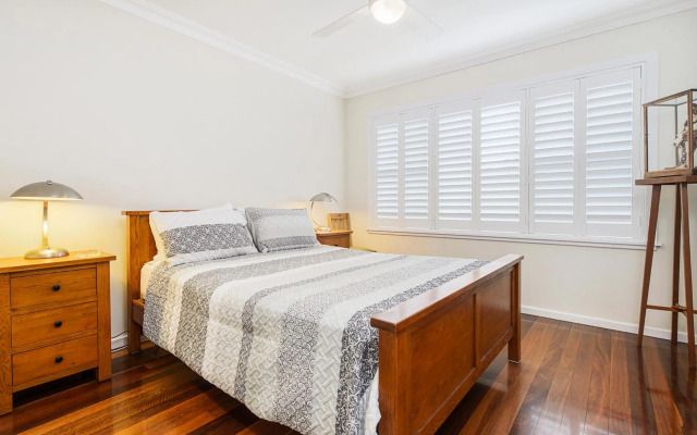 ONDINE, 4 Belmore Street