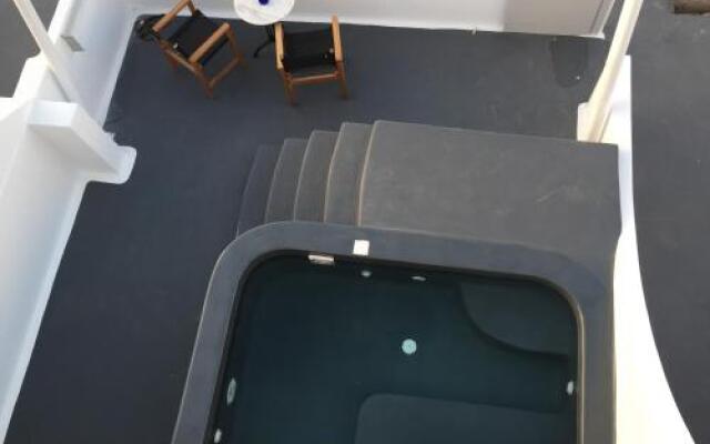 Almyra Studios & Apartments
