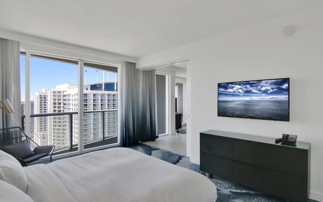 Sapphire Suite Beachfront, Gym + Pool!
