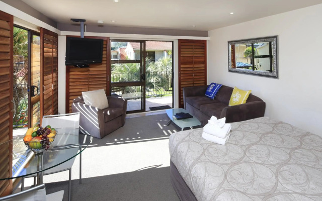 Onetangi Beach Apartments