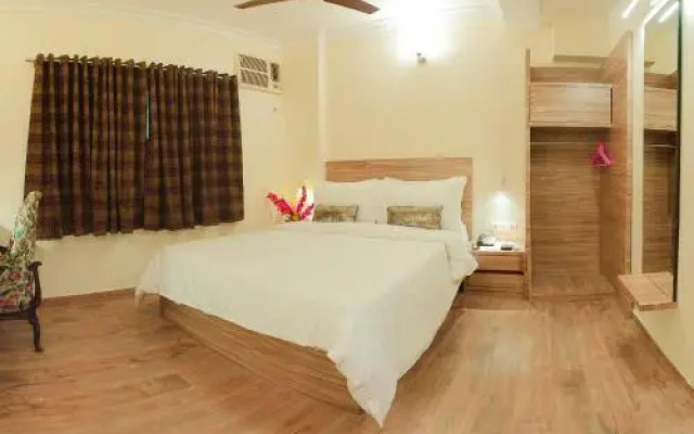 Emerald Suites