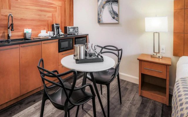 Motel Monaco Des Monts